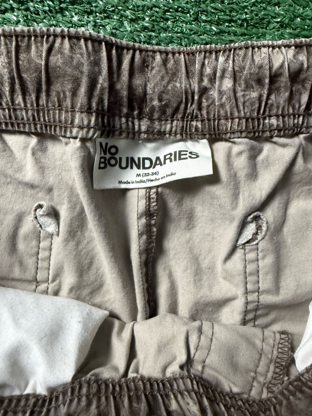 No Boundaries Men's Camouflage Cargo Pants Straight Fit Elastic Waist M (32-34) - Picture 2 of 6